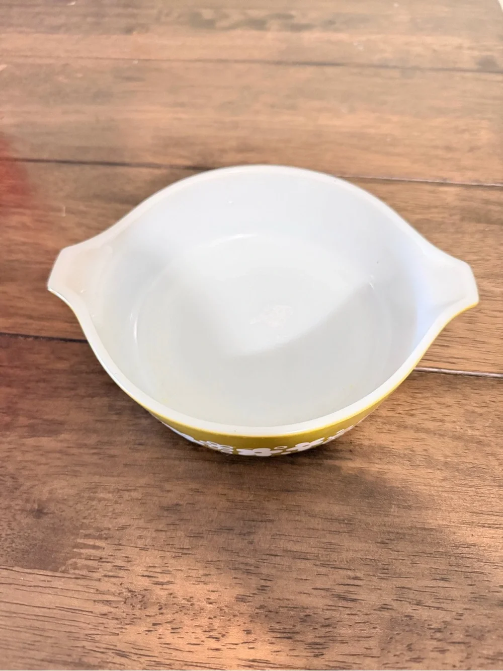 Pyrex Yellow Floral Casserole Dish with White Interior #471 1pt